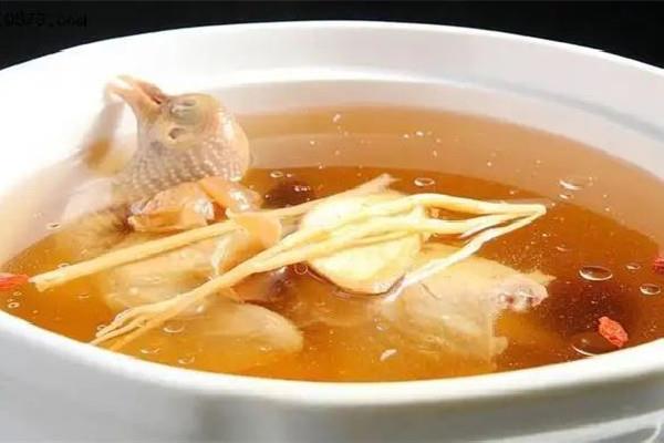 乳鸽汤和乌鸡汤哪个好 乳鸽汤的营养价值高吗 乳鸽汤和乌鸡汤哪个好 乳鸽汤的营养价值高吗