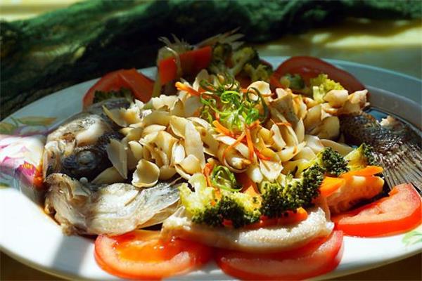 鲈鱼什么人不能吃 鲈鱼什么人不适合吃 鲈鱼什么人不能吃 鲈鱼什么人不适合吃