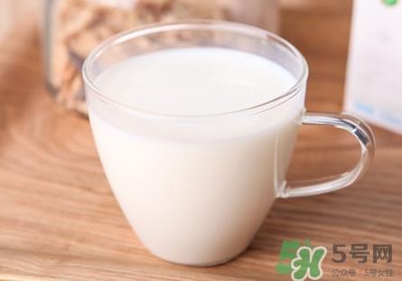 做酸奶用鲜奶好还是纯牛奶好?纯牛奶和鲜牛奶的区别 做酸奶用鲜奶好还是纯牛奶好?纯牛奶和鲜牛奶的区别