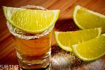 龙舌兰酒多少度 一般40度 龙舌兰酒多少度 一般40度