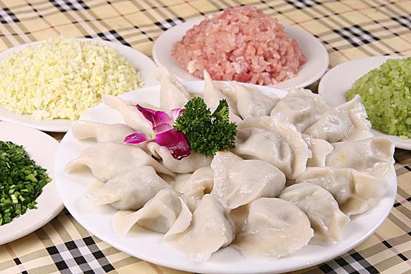 饺子馅咸了怎么办 饺子馅放多少盐适合 饺子馅咸了怎么办 饺子馅放多少盐适合