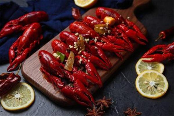 小龙虾要去虾线吗 小龙虾去虾线好还是不去虾线好 小龙虾要去虾线吗 小龙虾去虾线好还是不去虾线好