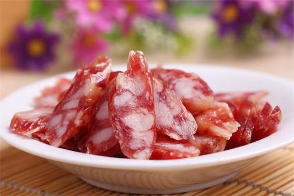 腊肠可以用烤箱烤着吃吗 怎么用烤箱烤腊肠 腊肠可以用烤箱烤着吃吗 怎么用烤箱烤腊肠