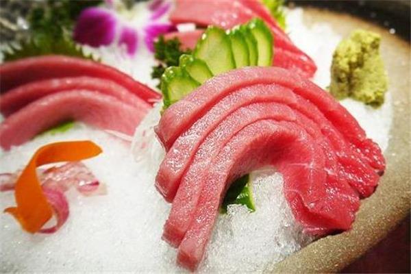 吞拿鱼和金枪鱼一样吗 是一种东西 吞拿鱼和金枪鱼一样吗 是一种东西