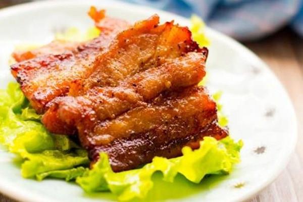 煎五花肉怎么做好吃 一百克五花肉的热量是多少 煎五花肉怎么做好吃 一百克五花肉的热量是多少