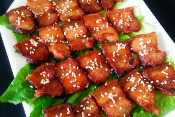 煎五花肉怎么做好吃 一百克五花肉的热量是多少 煎五花肉怎么做好吃 一百克五花肉的热量是多少