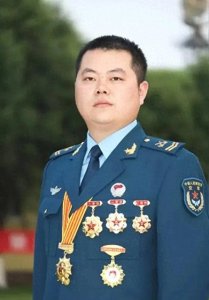 ​士官正常服役满3期就可以安排工作，为何大学生军士要满4期呢?