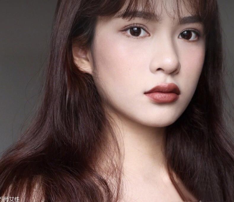 vnk悦慕圆管口红试色 一共5色真人上嘴图