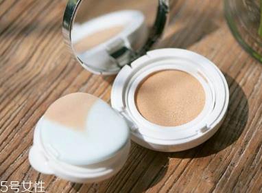 pony光彩气垫粉底怎么样？气垫BB按压更服帖