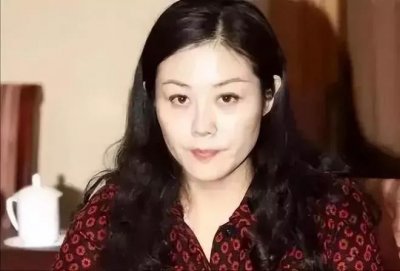 ​我是美女市长姜保红，我征服了40多个男人，他们都倒在我石榴裙下