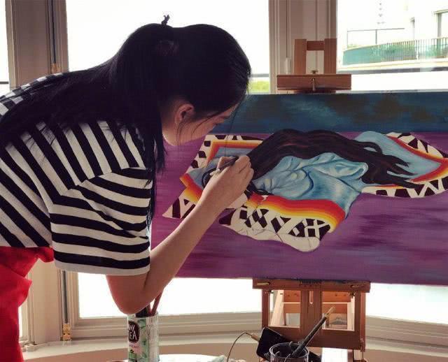 看到才貌双全张馨予的画作,都感叹她可以去当画家了