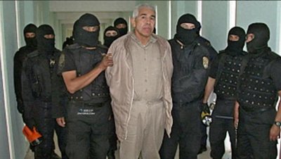 ​毒枭金特罗：纵横墨西哥40多年，美国都无可奈何，却栽在一条狗上