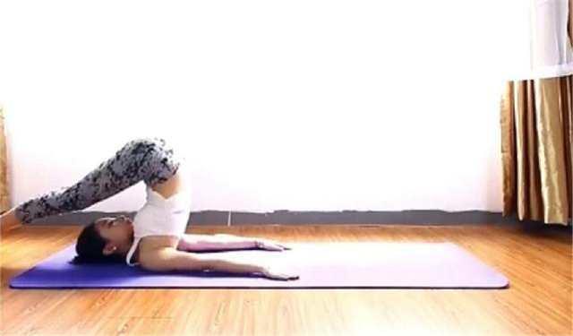 5个步骤完成肩倒立:学会几个关键技巧,倒立再也不难了!