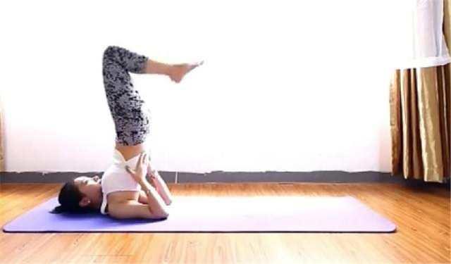 5个步骤完成肩倒立:学会几个关键技巧,倒立再也不难了!