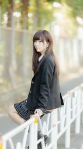 ​在漫天风沙里，望着你远去，我竟悲伤地不能自己！