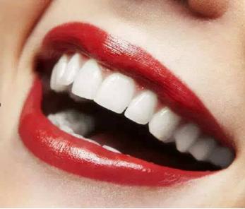 牙黄怎么变白最快最有效（牙黄不要怕4种方法变白）(1)