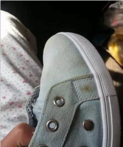 ​黄卫生纸可以包鞋,能用原浆纸包白鞋子吗