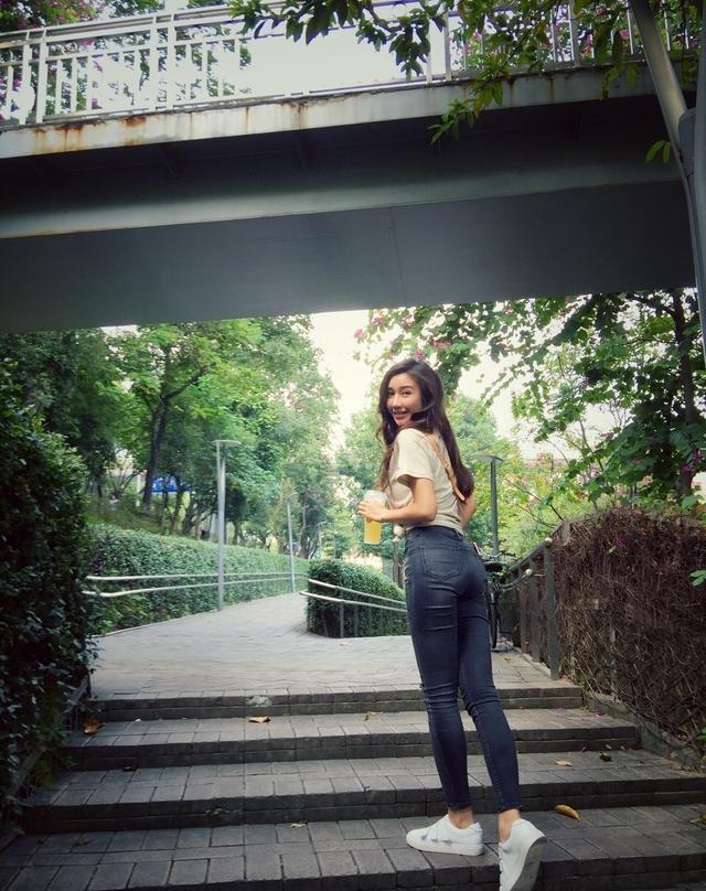 「白夜追凶」中的美丽长腿的小姐姐酒吧老板娘,你喜欢吗?