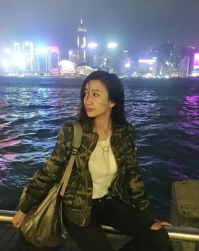 「白夜追凶」中的美丽长腿的小姐姐酒吧老板娘,你喜欢吗?