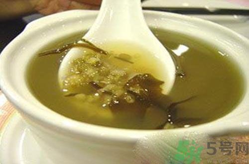 皮肤过敏怎么办？皮肤过敏吃什么？