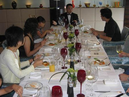 吃西餐饭喝红酒礼仪