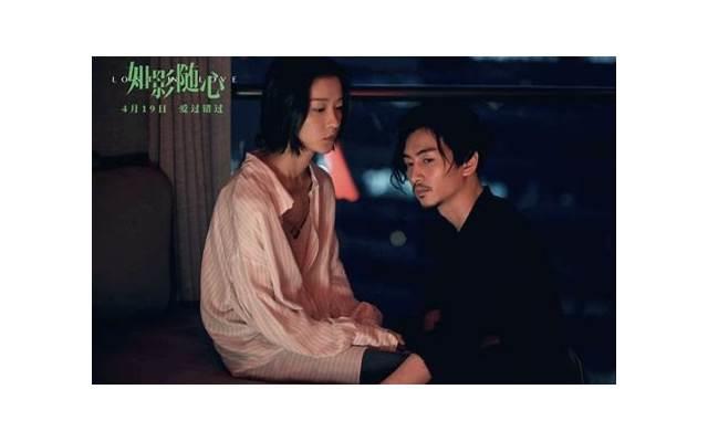 82岁大爷每天凌晨四点拉着板车卖菜，知情人：不可怜，他比你有钱