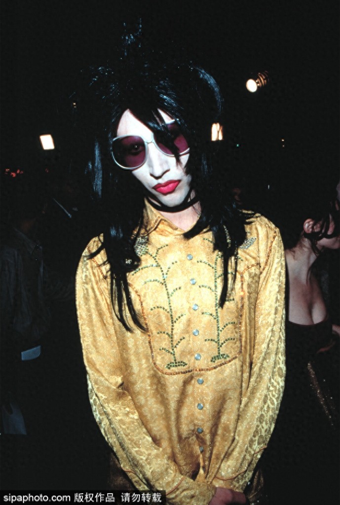 玛丽莲·曼森:美国黑暗系摇滚狂魔,演出时用枪扫射人群?