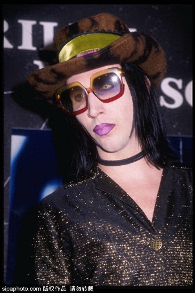 玛丽莲·曼森:美国黑暗系摇滚狂魔,演出时用枪扫射人群?