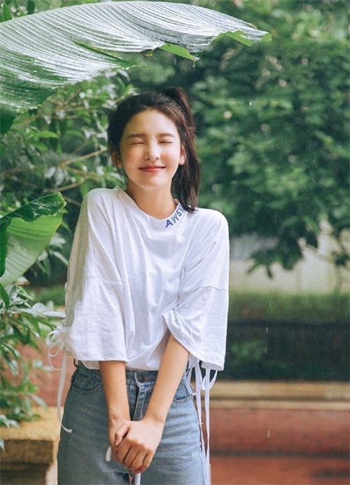 章若楠可爱清纯生活照