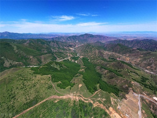 航拍北京第一高峰灵山:感受城市边缘的大自然之美