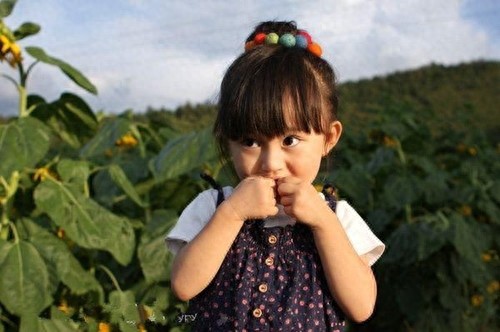 无敌小葡萄可爱图片_有女如小葡萄足矣