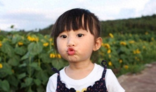 无敌小葡萄可爱图片_有女如小葡萄足矣