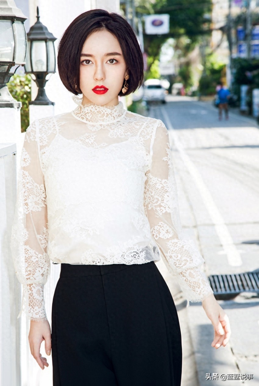 吕佳容，更撩人的是红唇