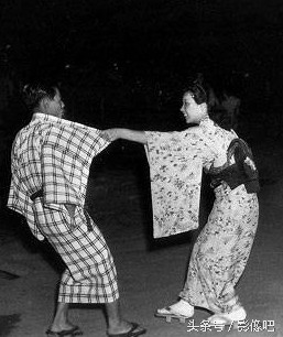 50年代，日本警察“扫黄”