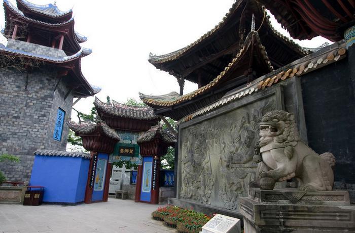 重庆丰都鬼城听名字就害怕，那里那些没人去的地方，你敢来挑战吗