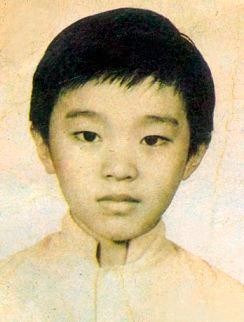 周星驰从小到大照片合集——这个一直陪伴我们的男人终于老了