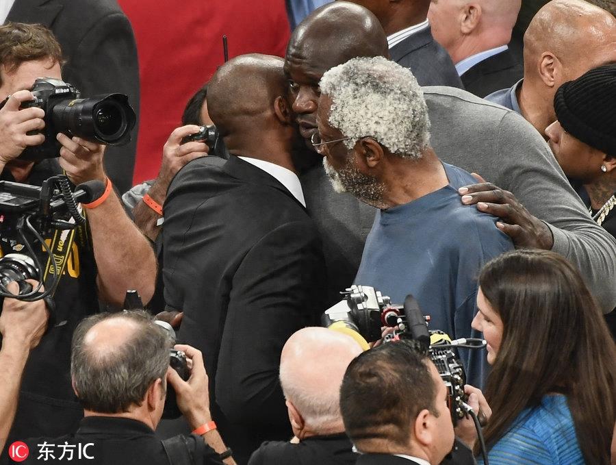科比球衣退役仪式现场图 湖人8号24号战袍从此高高挂起