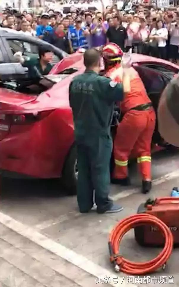 沈阳和平南街跳楼事件（沈阳三好街一对男女跳楼）(4)