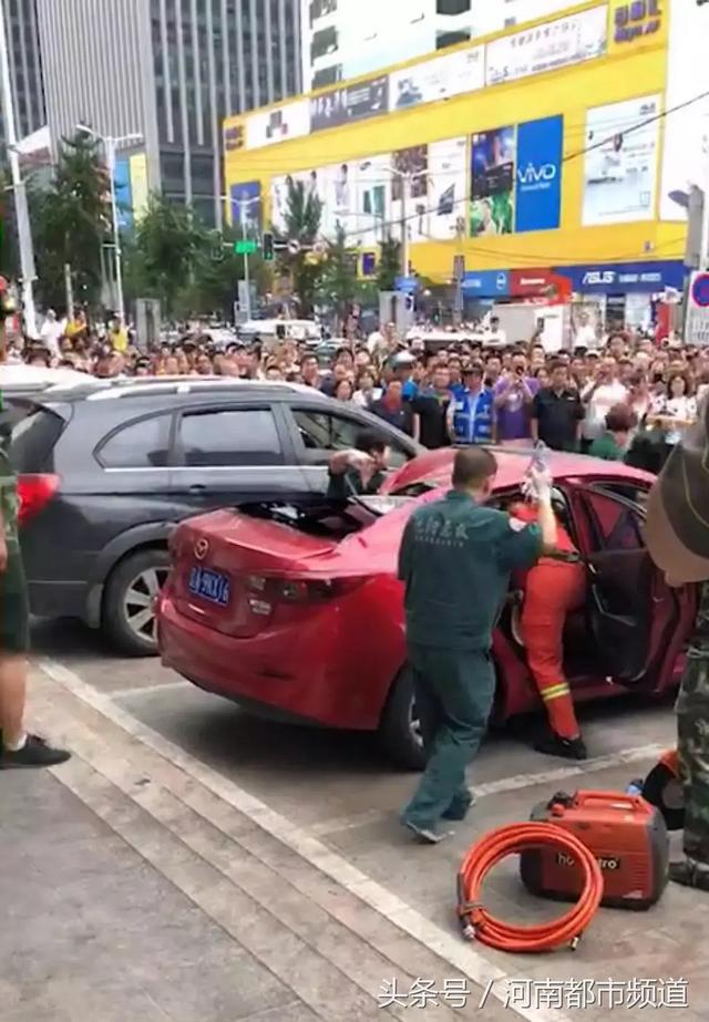 沈阳和平南街跳楼事件（沈阳三好街一对男女跳楼）(3)