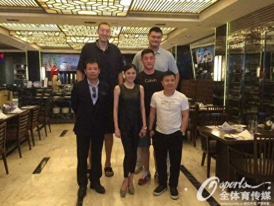 体坛第一高人在此!!!“被合影帝”篮球巨人孙明明