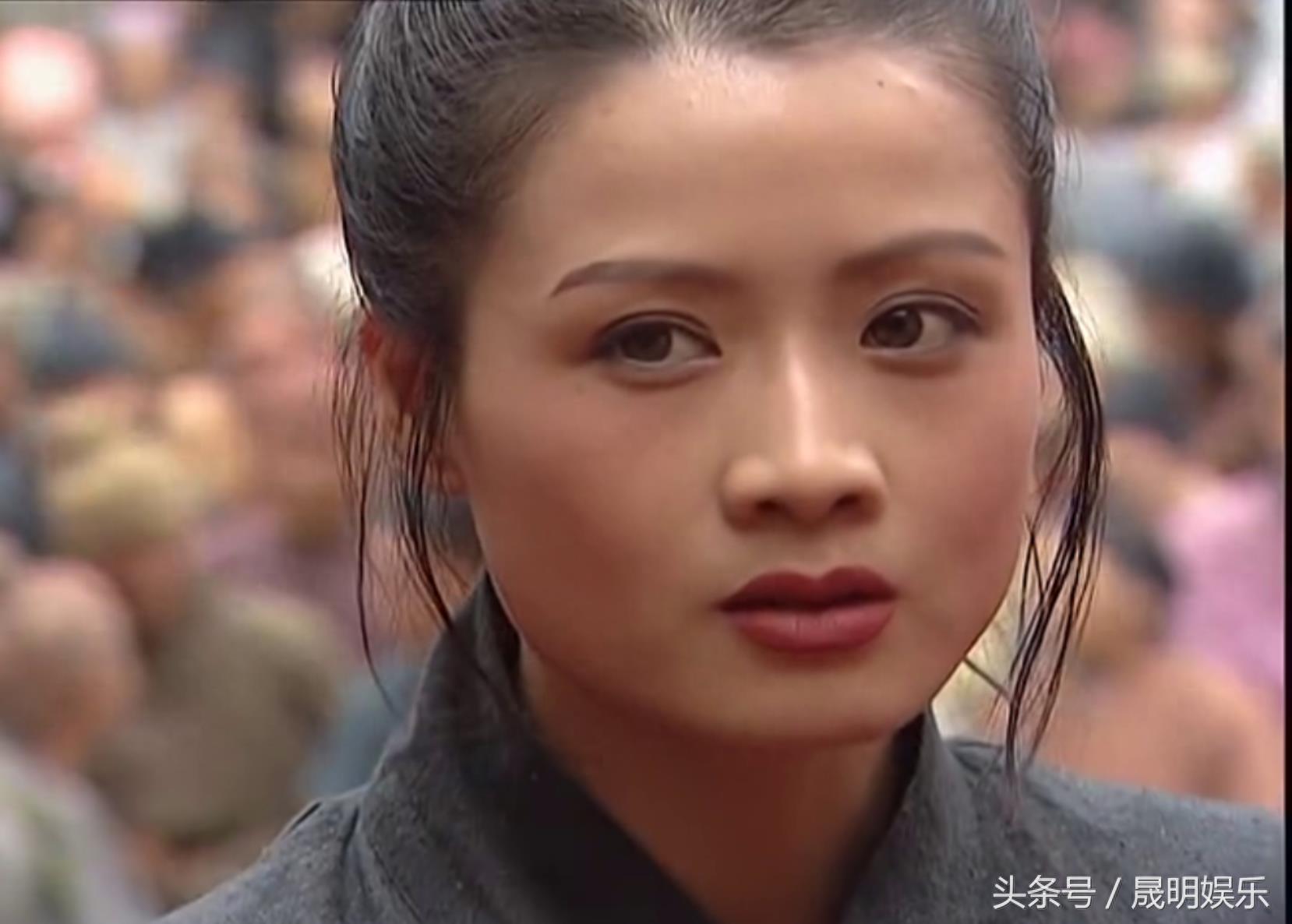 张春燕饰演的庞秋霞除英雄气外还多了一丝柔情羞昵之态