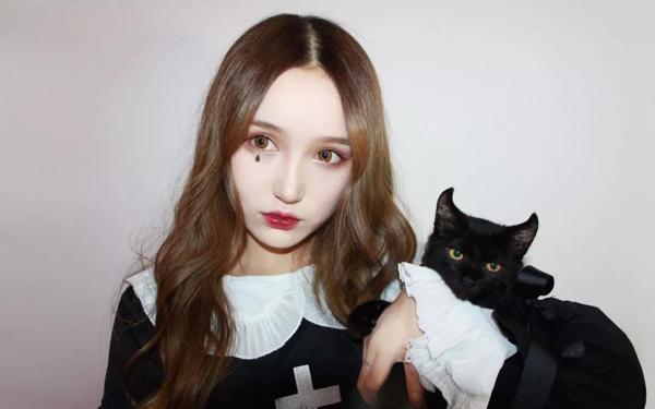 天蝎座和水瓶座女生聊天 不想冷场就这么聊