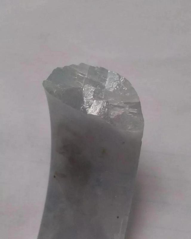 鉴别翡翠最简单的方法是什么（鉴别翡翠的三个方法）(2)