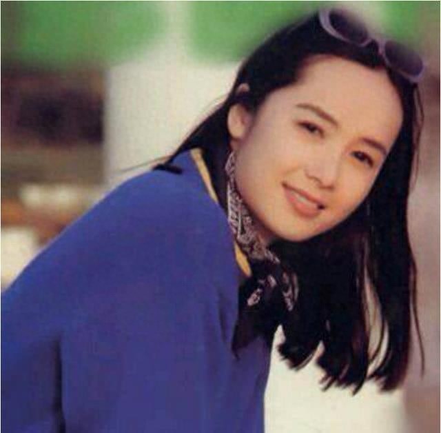 蒋雯丽年轻时的旧照，网友直言太美了