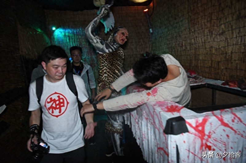 武汉欢乐谷万圣欢乐节 全新鬼屋令人心潮澎湃