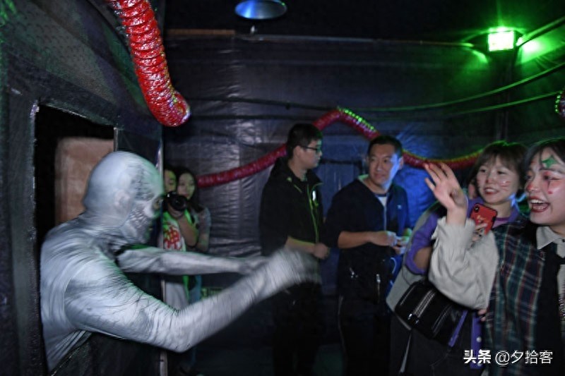 武汉欢乐谷万圣欢乐节 全新鬼屋令人心潮澎湃