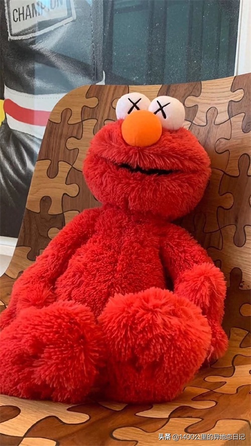 KAWS 来自街头的涂鸦艺术家 高清手机壁纸分享