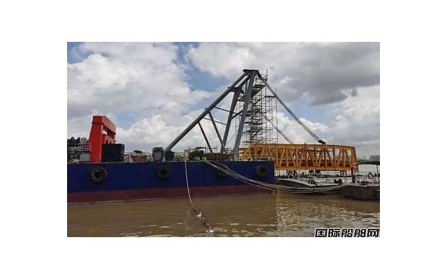 东莞某工业区：厂房破败不堪，宿舍人去楼空，留下的只有一片荒