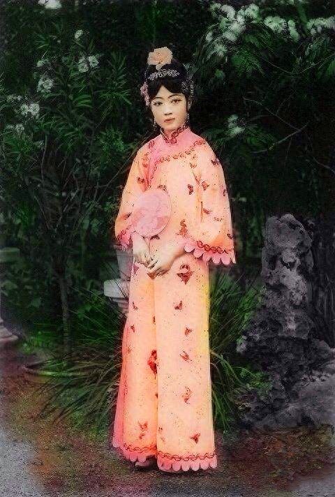 末代皇后婉容照片：至死不知道孩子被烧死，图八吸大麻后容颜憔悴