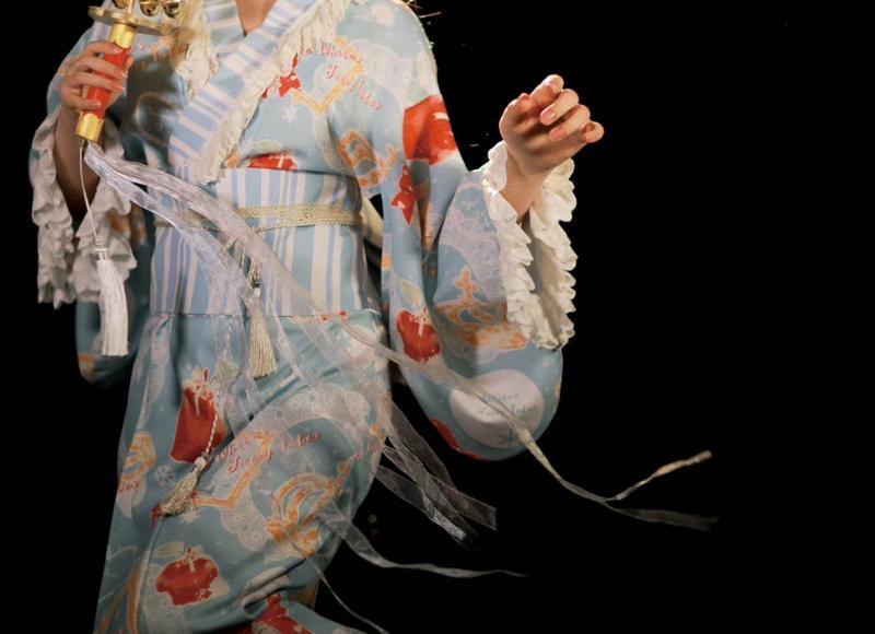  老公一点都不关心我，还和别的女人暧昧